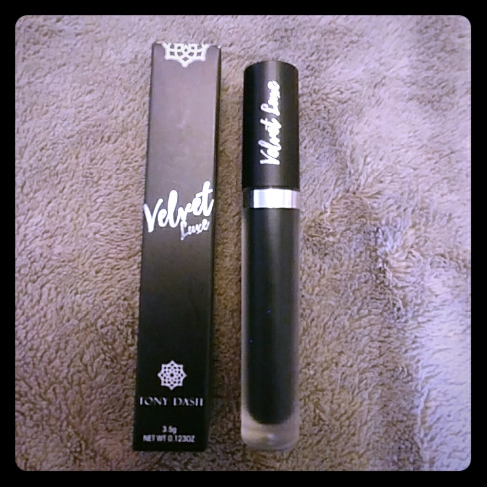 Tony Dash Velvet Luxe Liquid Lip in Midnight